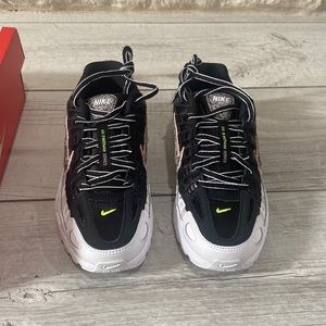 NIB Nike P 6000 SE Sneakers